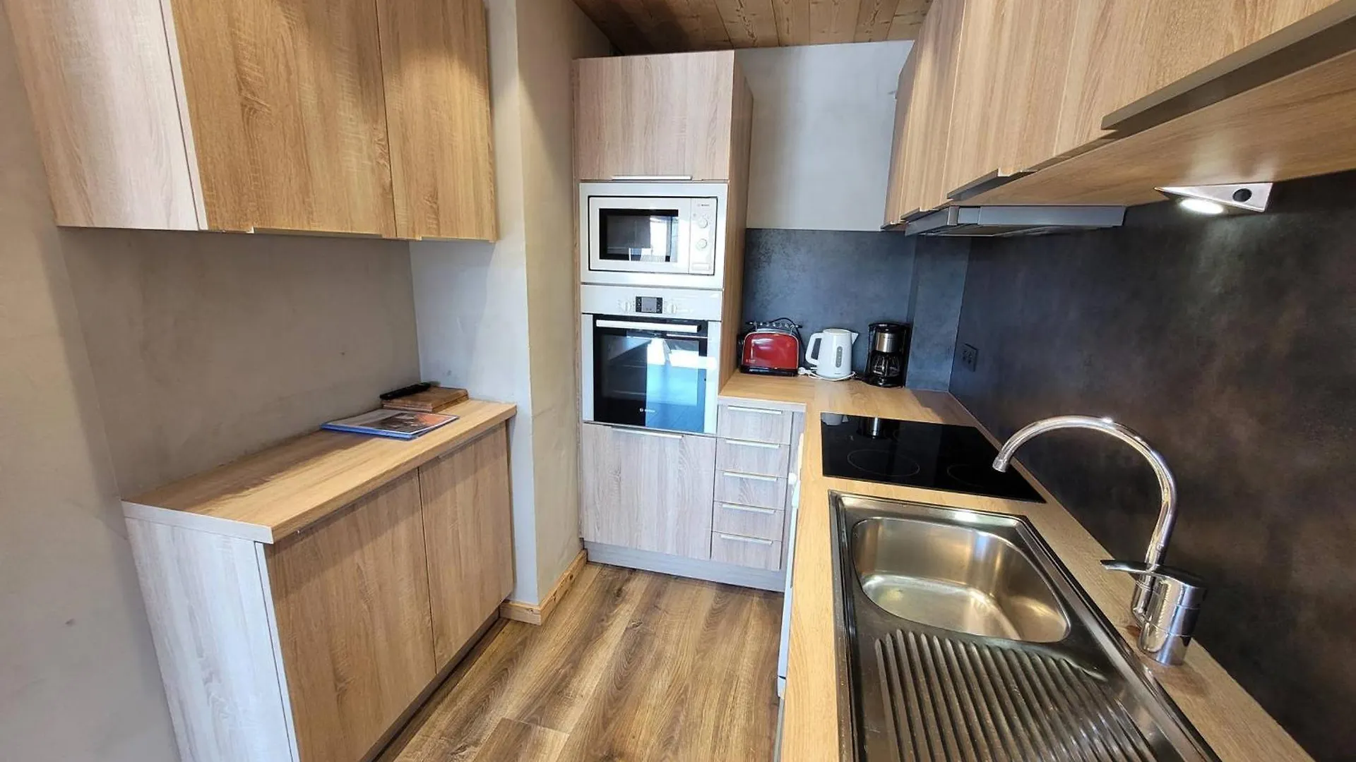 Appartement Renove 3* Au Pied Des Pistes, Balcon, Parking, Wifi, Pour 4 Personnes - Fr-1-598-133 Les Gets Daire