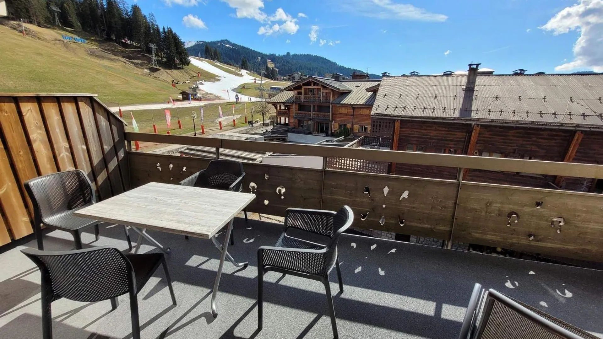 Appartement Renove 3* Au Pied Des Pistes, Balcon, Parking, Wifi, Pour 4 Personnes - Fr-1-598-133 Les Gets 0*,